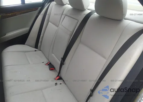 2009 Mercedes-Benz C 300 Luxury 4Matic/Sport 4Matic z USA, uszkodzony, nr VIN WDDGF81X69R083231